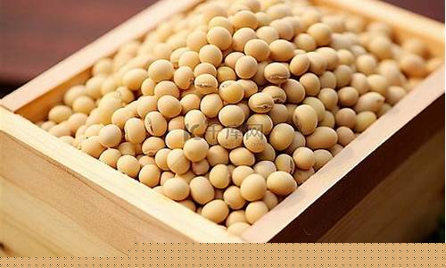 装土豆的箱子多大-一个装满土豆的木箱